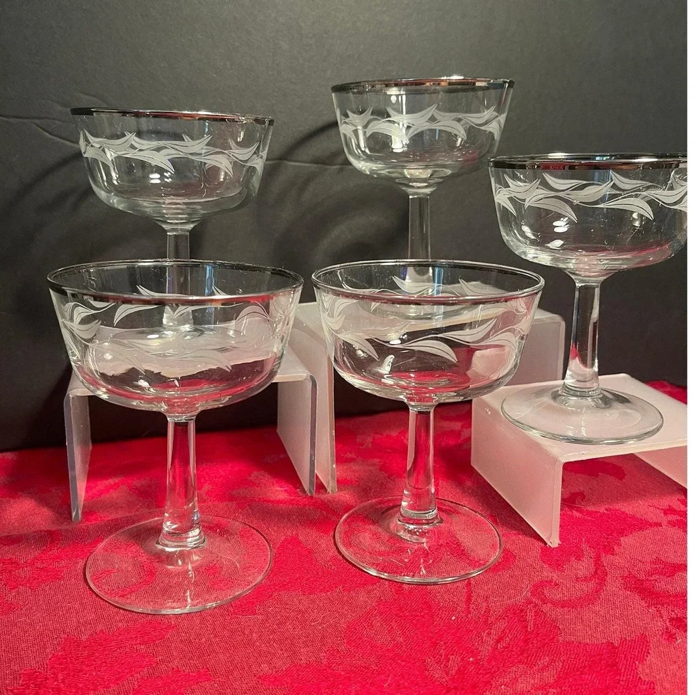 Vintage Cristal D'Arques Laurel Leaf Champagne Glasses France Set of 5 Platinum